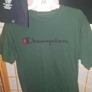 Champion T-shirt